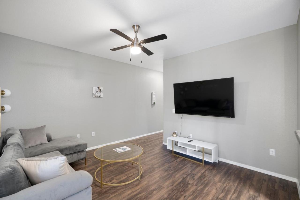 Luxury Mountain View 2Br With Balcony Located In Scottsdale Appartement Buitenkant foto