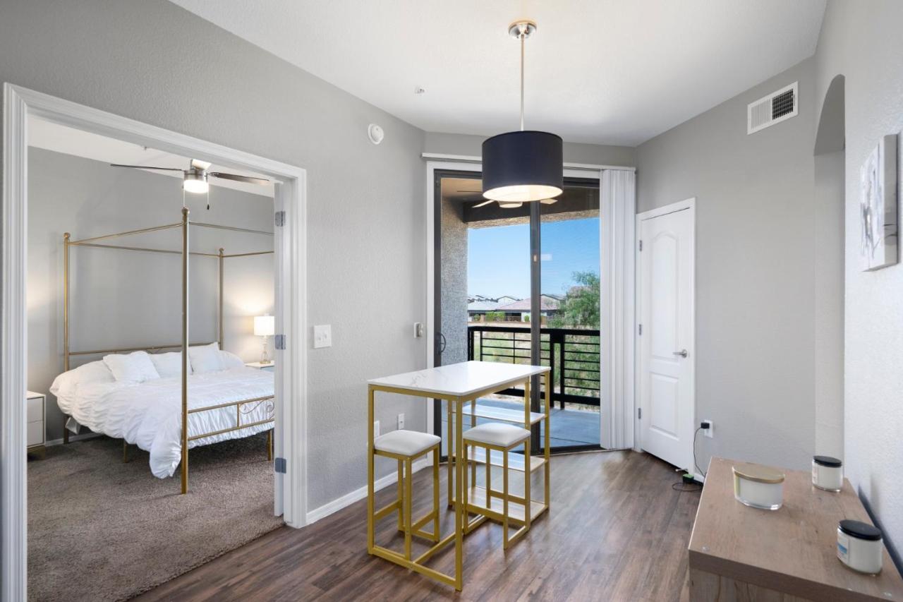 Luxury Mountain View 2Br With Balcony Located In Scottsdale Appartement Buitenkant foto